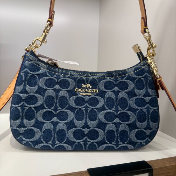 coach Teri Shoulder Bag In Signature Denim caf82 - Picture 1 of 11